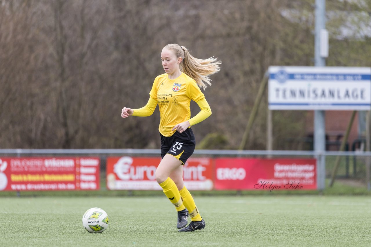 Bild 95 - F SSC Hagen Ahrensburg - SV Frisia Risum-Lindholm : Ergebnis: 1:2